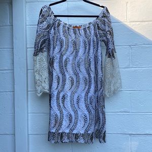 Voom by Joy Han | 70s inspires crochet white and gold mini dress | size M